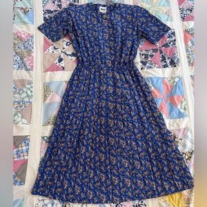 Vintage 90s or Y2K Leslie Fay Paisley Dress w Pleats & Matching Belt